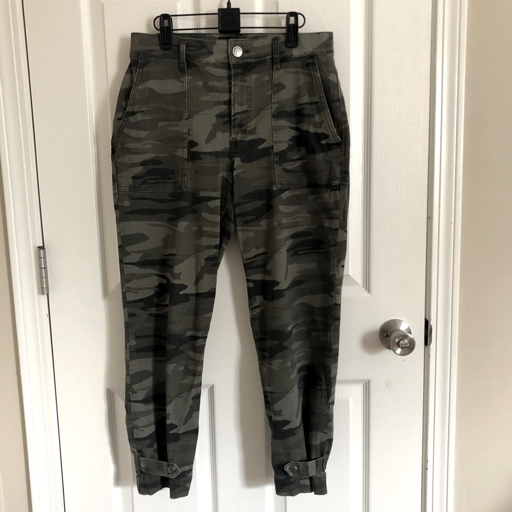 Express High Waisted Camo Joggers | Size 4